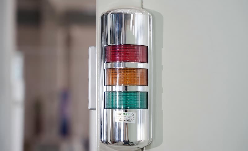 Automatic Warning Light on Industrial Bag Sealing Equipment